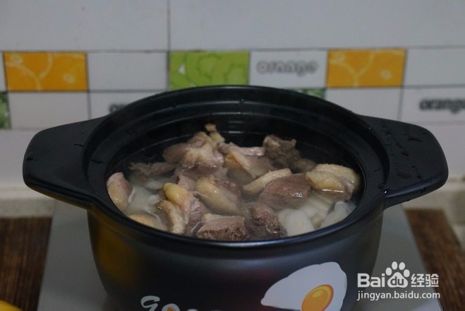 美味可口的茶油莲藕鸭汤