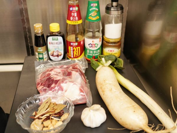 蒸汽锅白萝卜牛巴脑