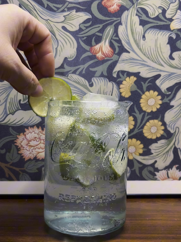 桃桃青柠气泡水