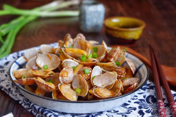 蒜蓉辣酱炒花蛤