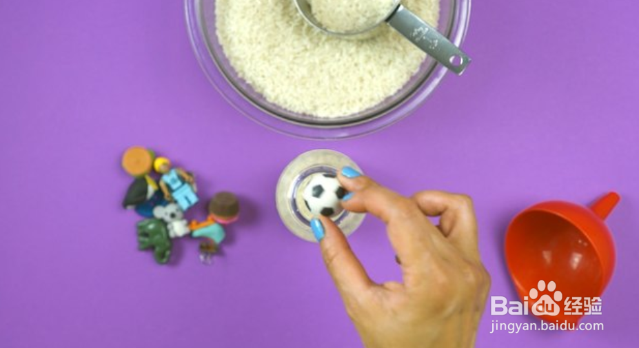 怎样制作一个让孩子享受旅行的游戏瓶子？