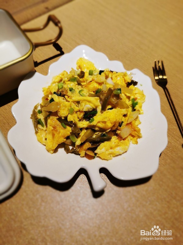 榨菜丝炒鸡蛋