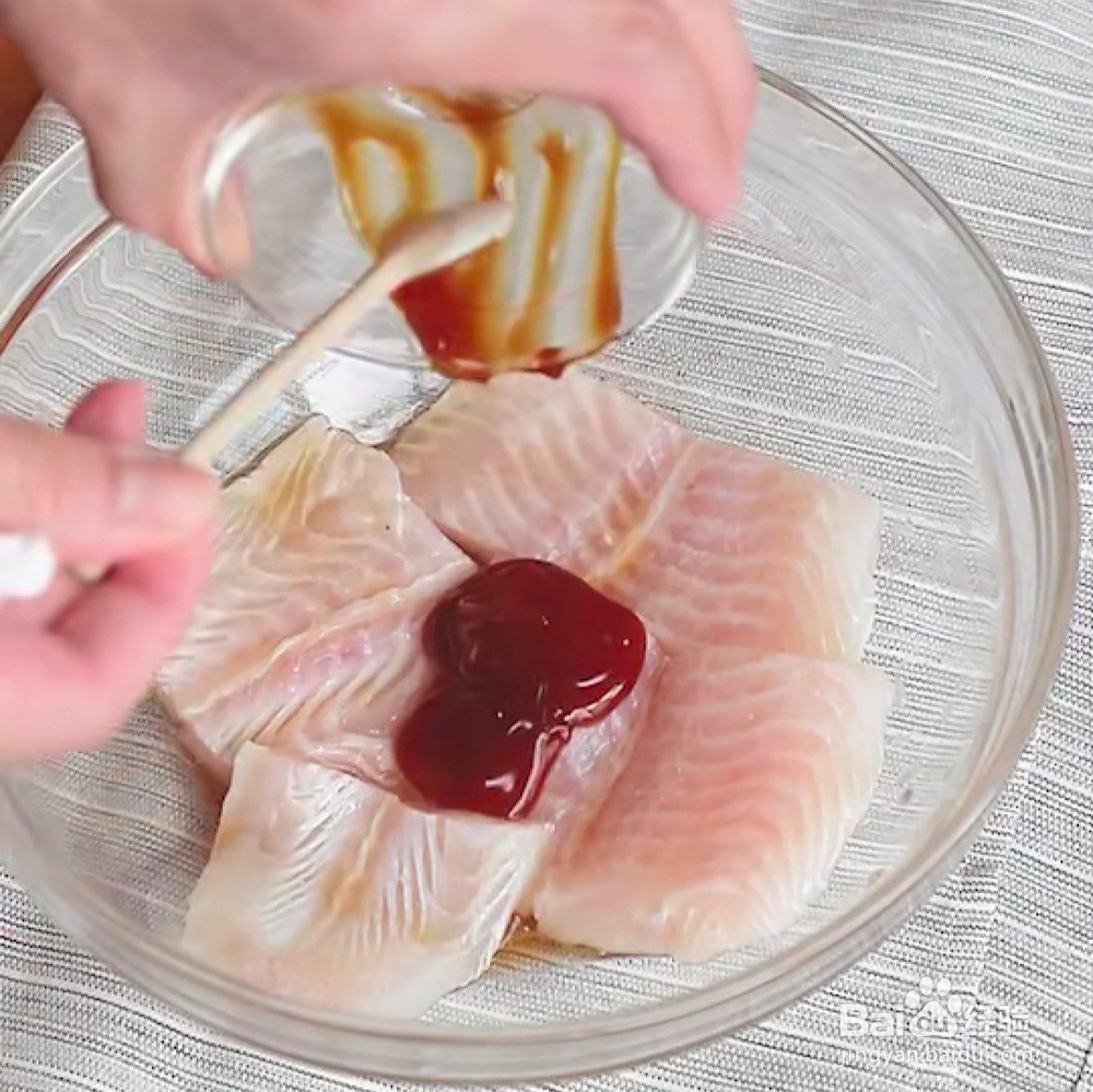 在家做香煎柠檬龙鱼的做法