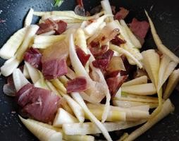 火腿焖笋的食用做法