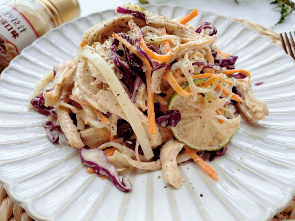 焙煎芝麻鸡肉沙拉