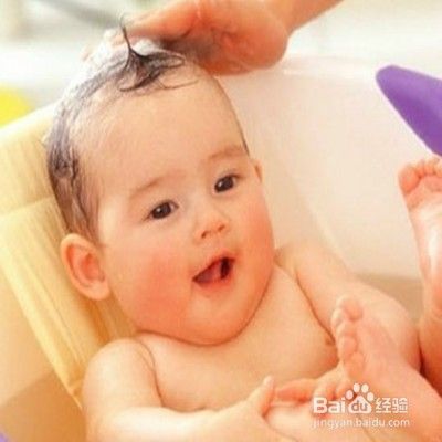 清理宝宝头顶上的乳痂的注意事项