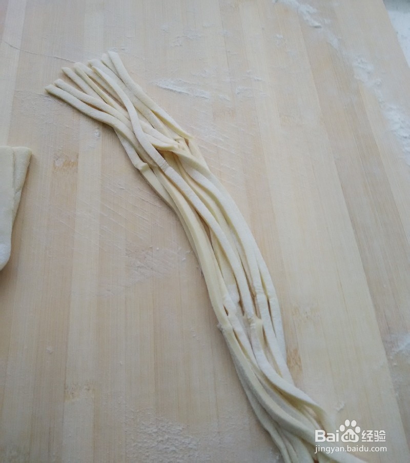 手擀面的制作方法（4--5个人的量）