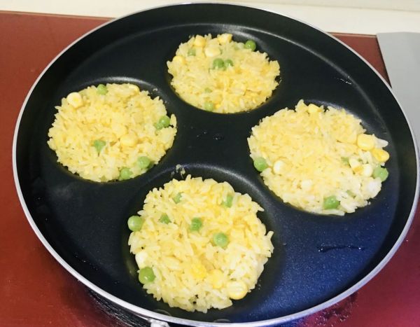 杂蔬鸡蛋米饭饼