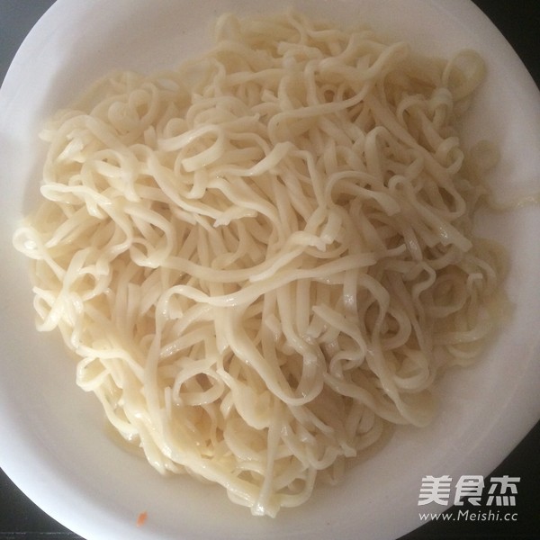 时蔬炒面的做法