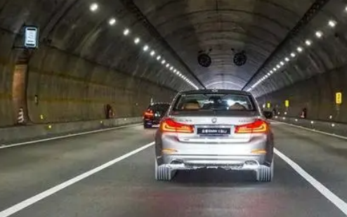 开车10分钟大概是多少米
