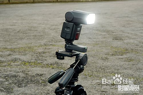 怎样用外置闪光灯拍摄汽车