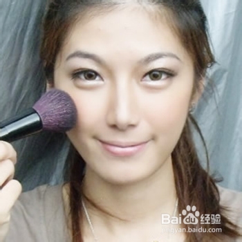 如何选用适合自己的腮红