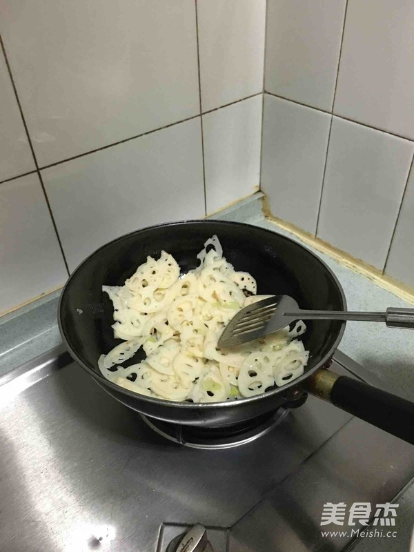 泡姜藕片的做法