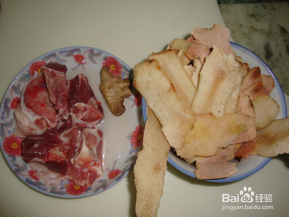 健脾利湿食疗方——茯苓猪骨汤