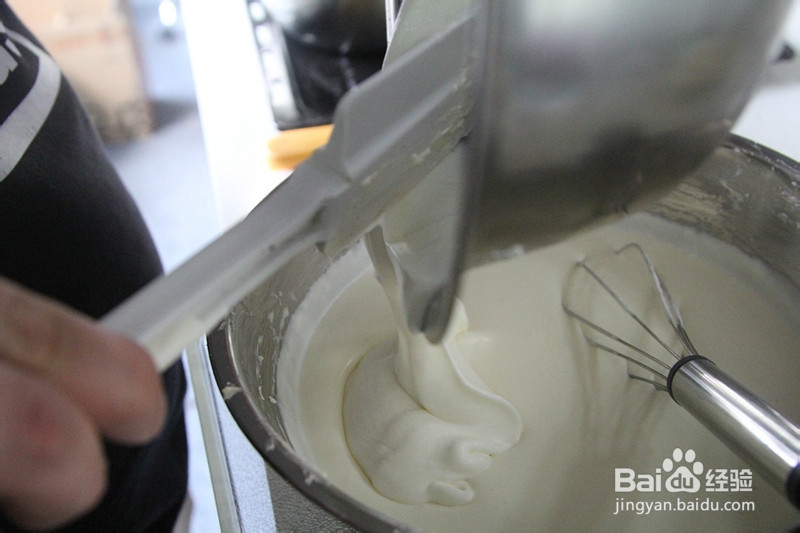 简单几步做出美味草莓冻芝士蛋糕