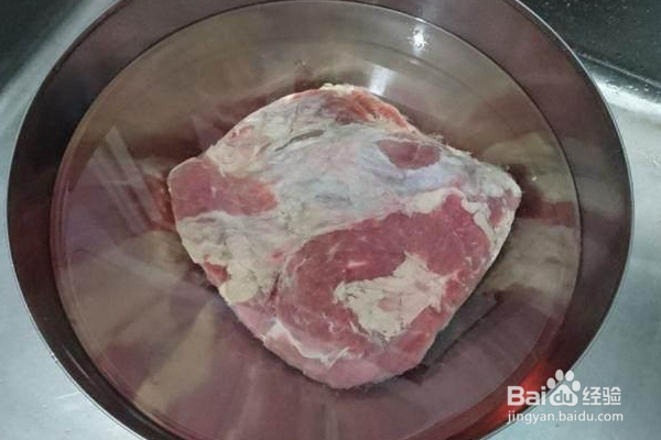 如何才能够将冰冻的肉类快速解冻？