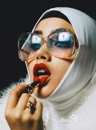 让嘴唇不干裂起皮的小方法