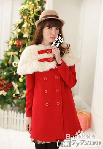 红色呢子大衣巧搭过圣诞