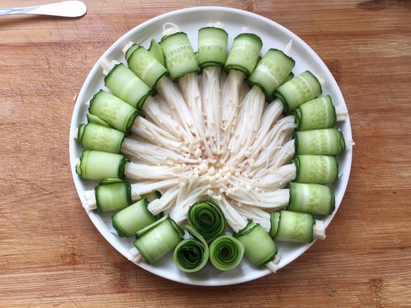 酸辣黄瓜金针菇卷