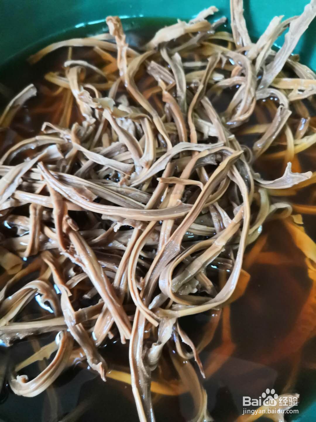 笋干焖鸡的做法