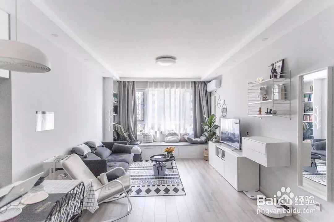 客厅带飘窗设计，让你惬意享受假期与阳光