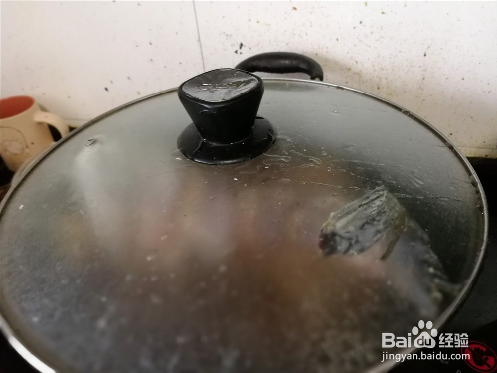 胖头鱼身炖笋片
