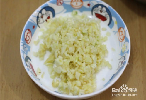 自制金枪鱼披萨家常教程图解，怎么做好吃？