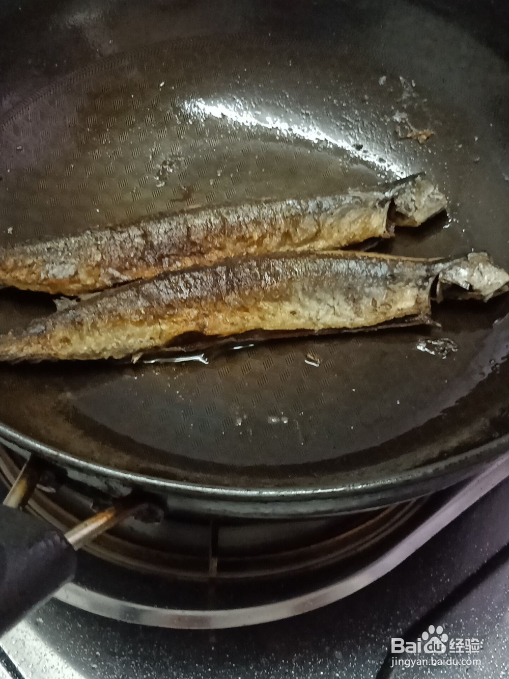 油煎香辣秋刀鱼怎么做