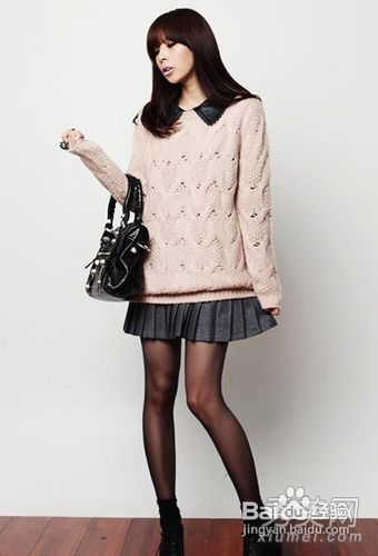 厚毛衣如何搭配短裙才能养眼又小清新