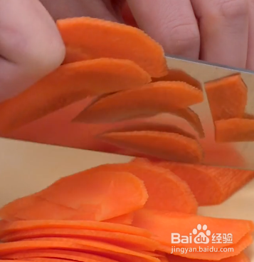 胡萝卜炒肉片的做法