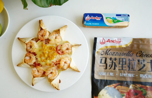 浓厚拉丝太阳海鲜披萨