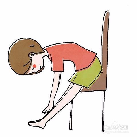 耳鸣是什么原因？小心这3急症！2招伸展减缓不适