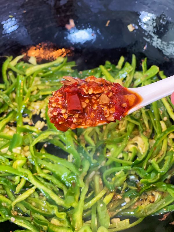 豆瓣青椒炒肉丝