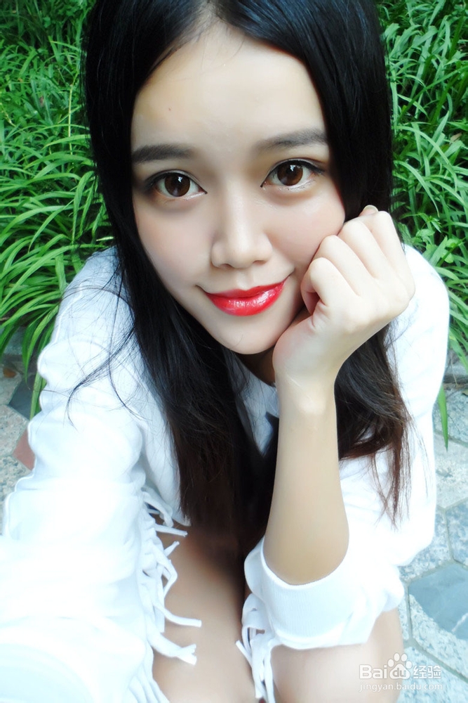 轻松打造超简单小女人温柔范儿红唇妆