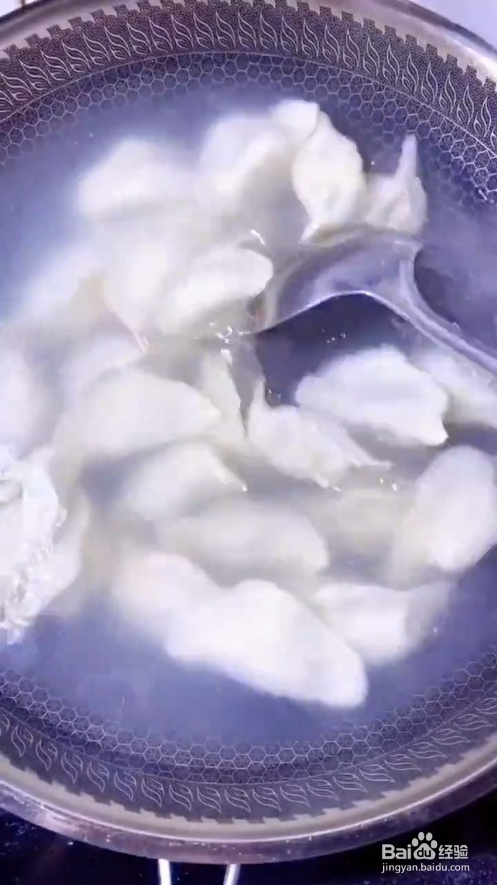 如何制作鲜美多汁的三鲜馅饺子