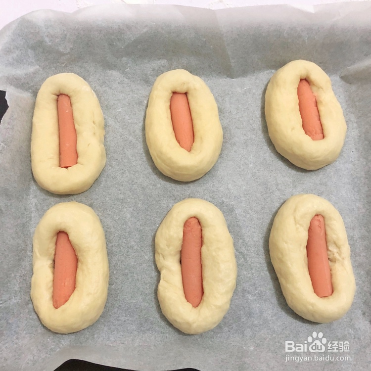 美味面包夹香肠的做法