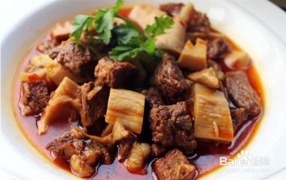 四川笋子烧牛肉的做法
