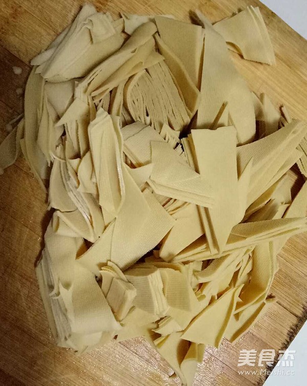 豆皮炒青椒的做法