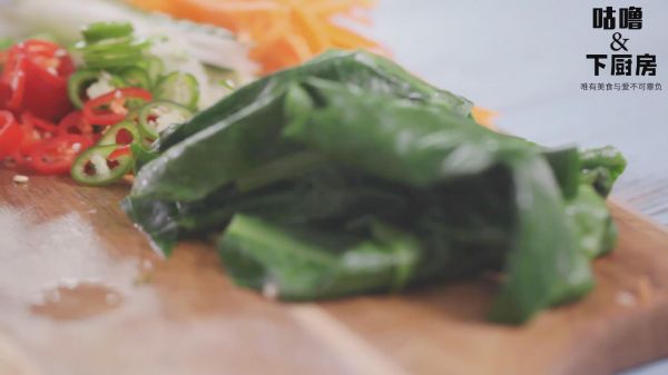 七彩时蔬辣汤面