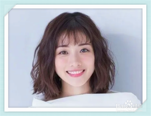 上窄下宽的脸型适合什么发型