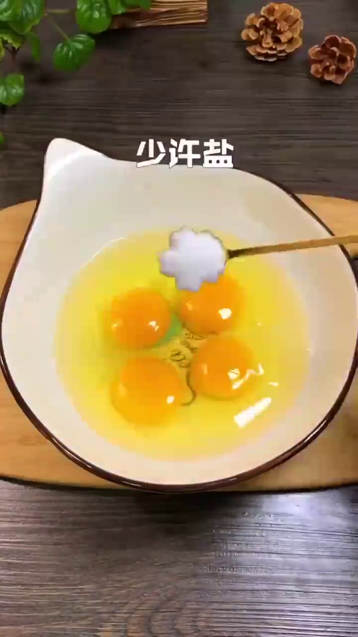 如何制作好吃的鸡蛋饼？