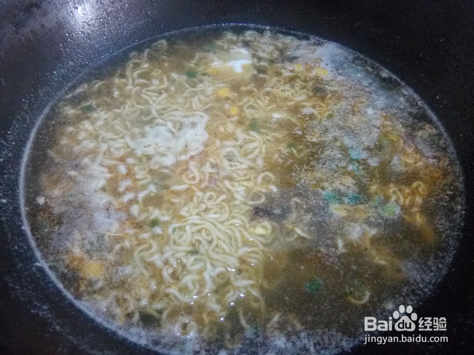 煮鸡蛋红烧牛肉面