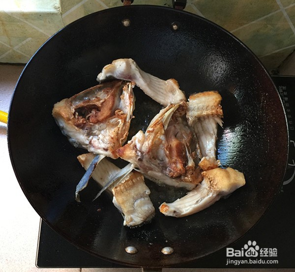 萝卜鱼头煲的制作方法