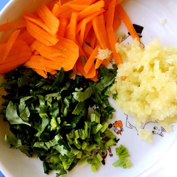 酸辣黄瓜金针菇