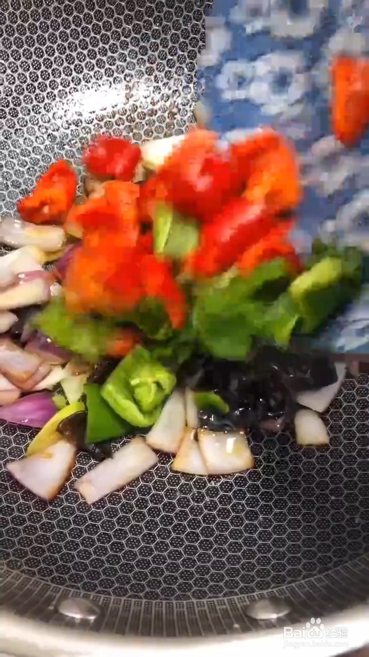 如何在家自制洋葱炒鸡蛋