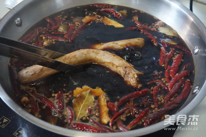 麻辣鸭脖子的做法