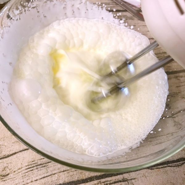 坚果草莓酸奶慕斯