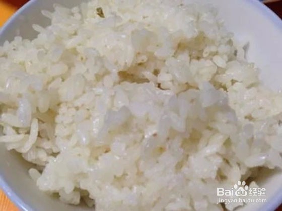 家里剩下的米饭拿来做小吃