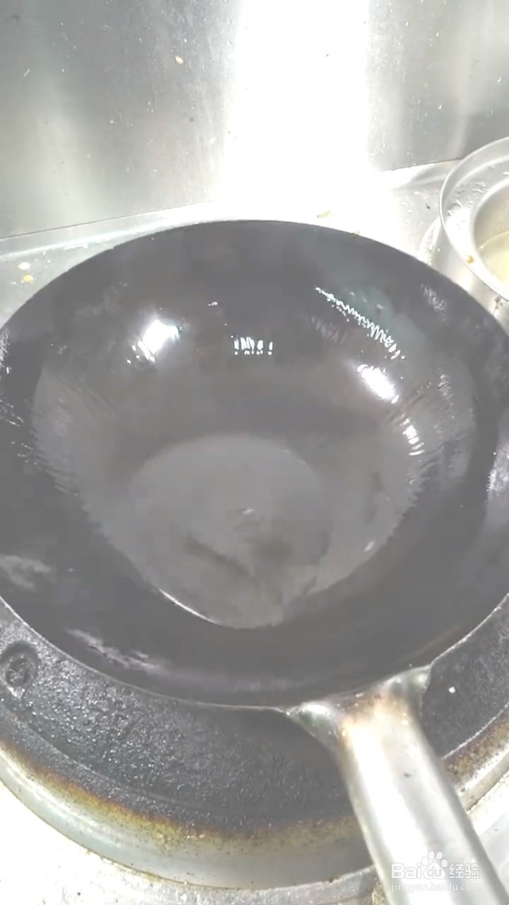 如何制作油焖大虾？