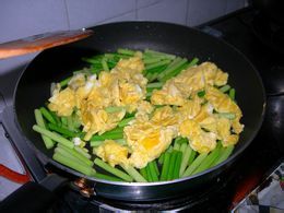 蒜薹炒鸡蛋